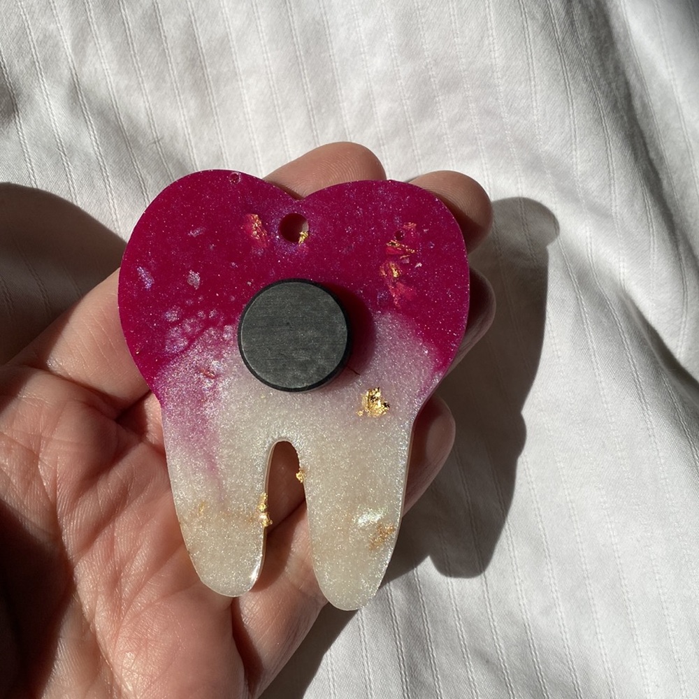 Handmade Resin Tooth Magnet - Picture 4 of 5